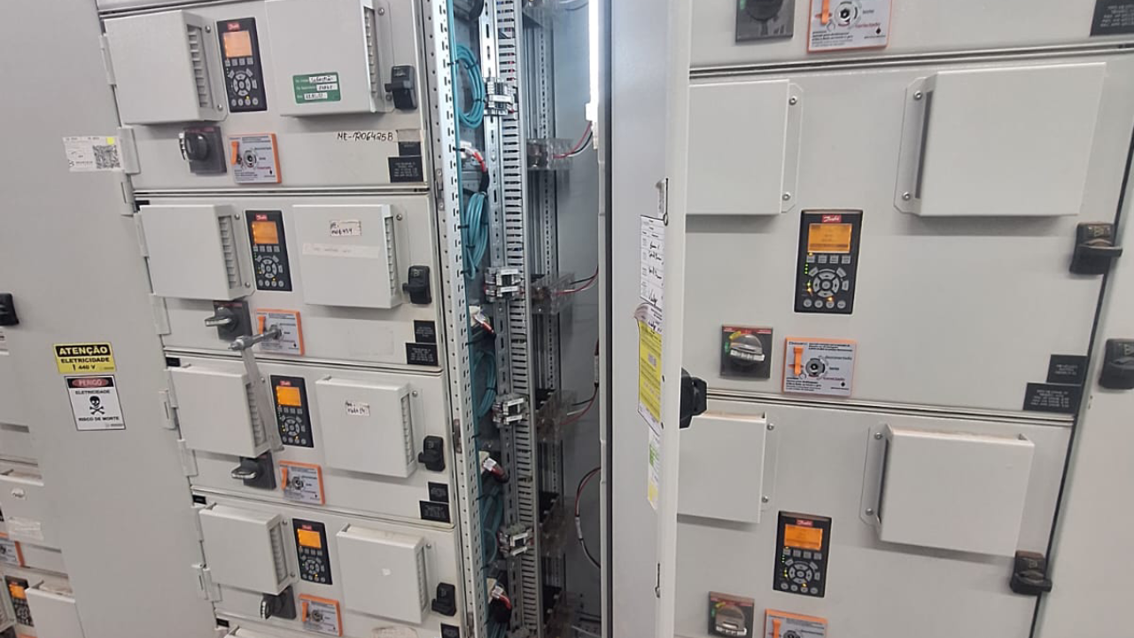 Ligação de Painéis Elétricos